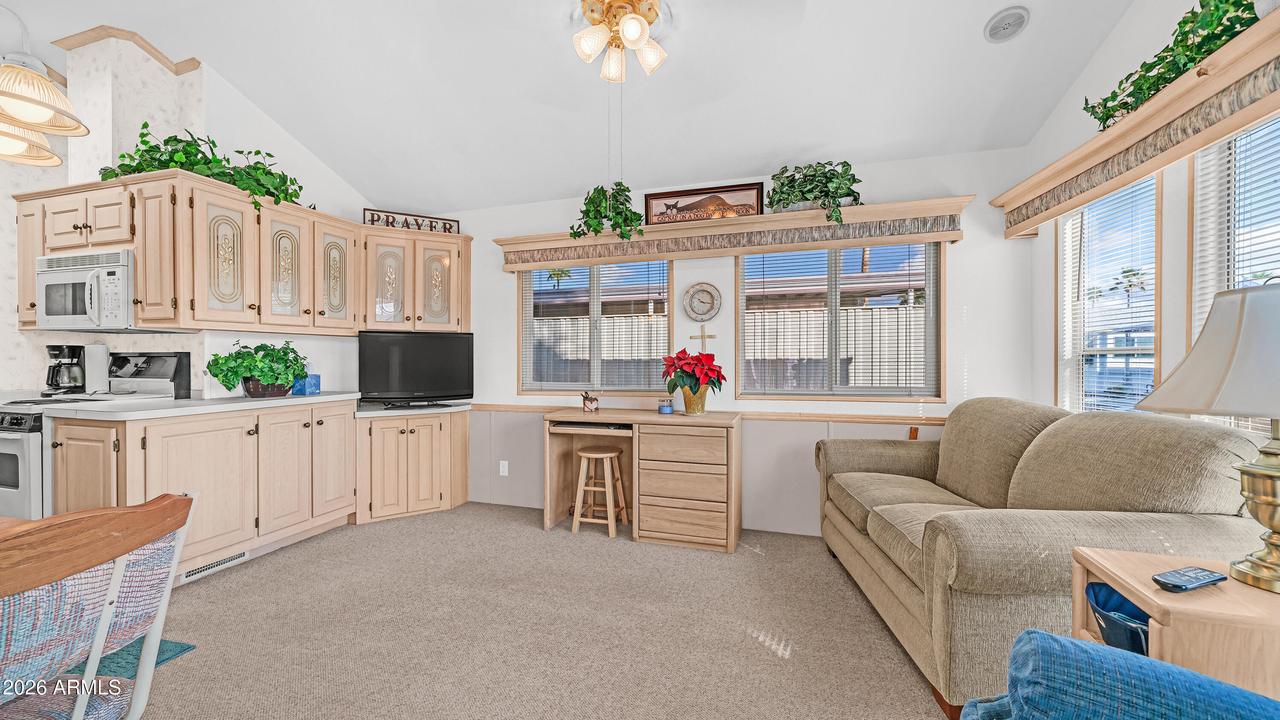 1017 Prospector Dr., Apache Junction, AZ 85119