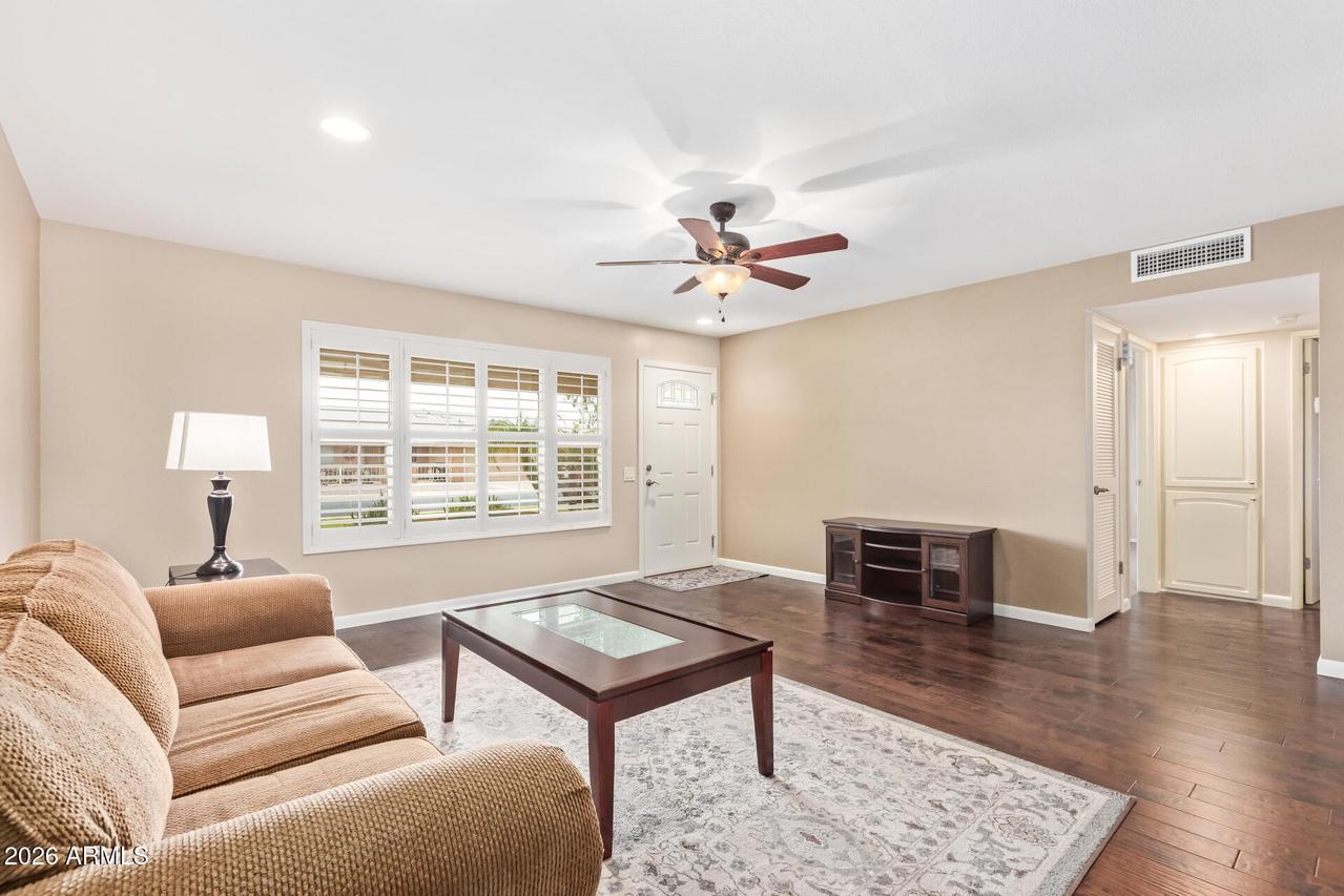 9402 W Long Hills Dr., Sun City, AZ 85351