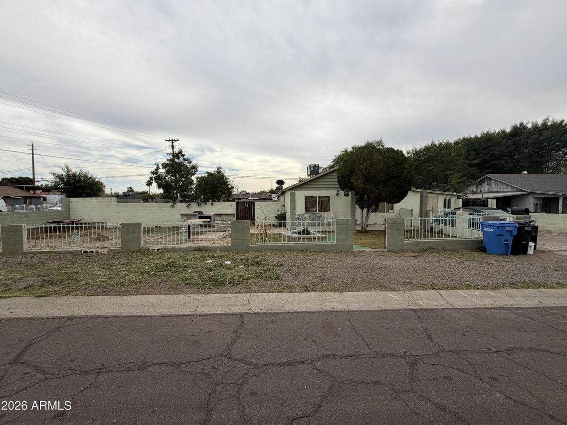 2201 W Coolidge St., Phoenix, AZ 85015