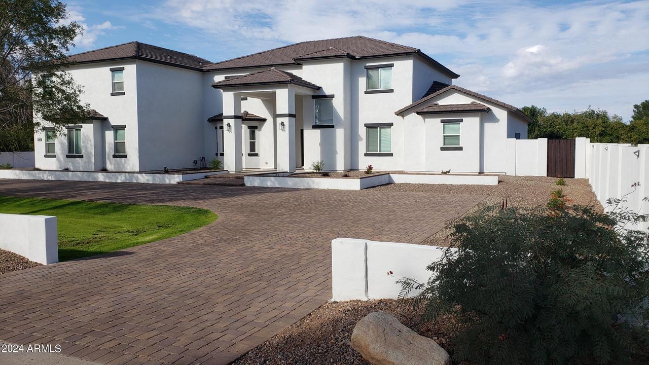 2060 E Quartz St., Mesa, AZ 85213