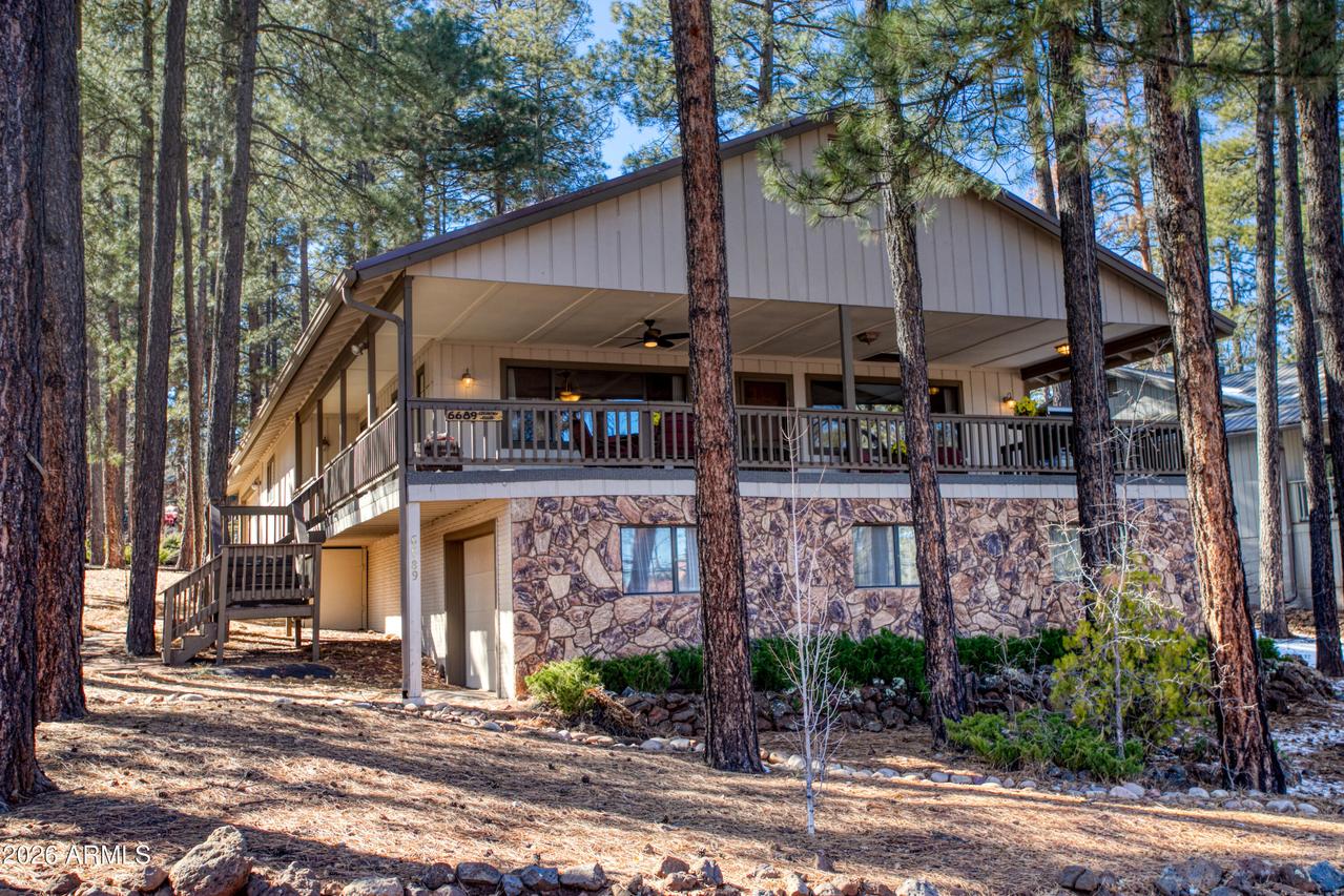 6689 Country Club Dr., Pinetop, AZ 85935