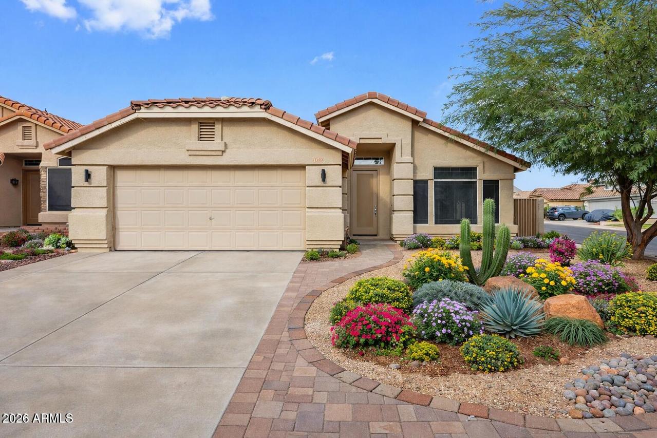 1040 E Amberwood Dr., Phoenix, AZ 85048