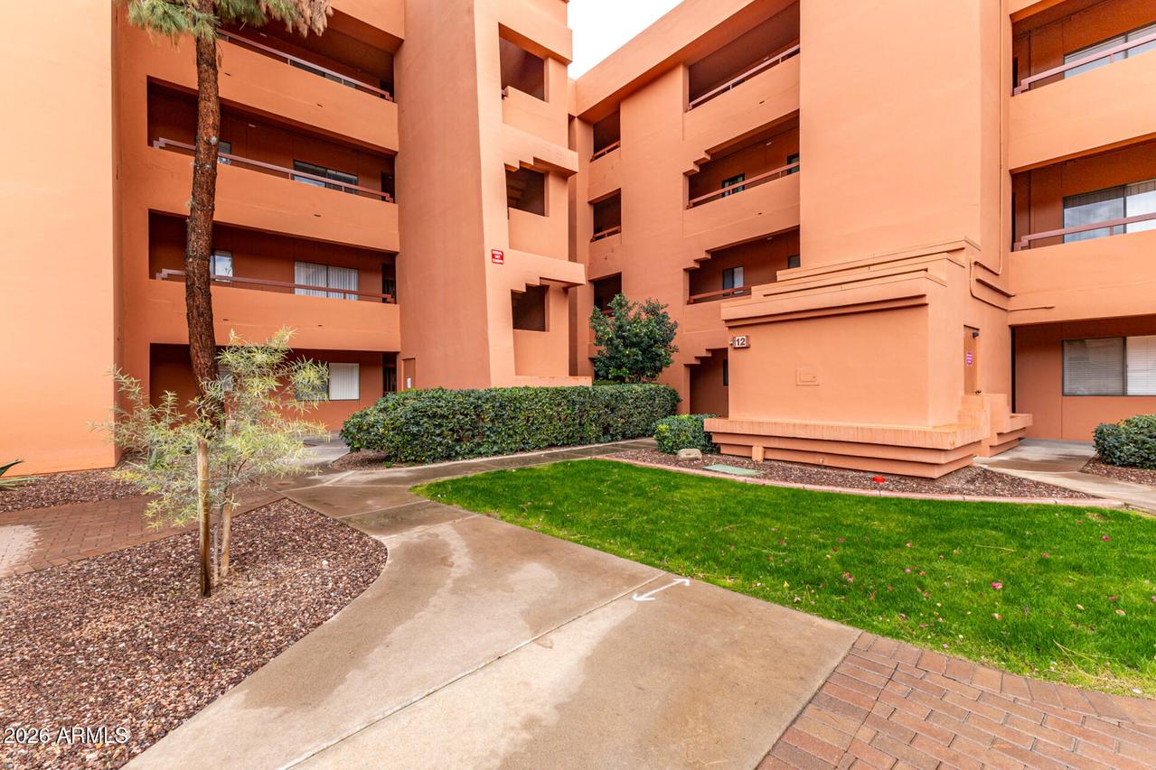 12212 N Paradise Village Pkwy. #134, Phoenix, AZ 85032