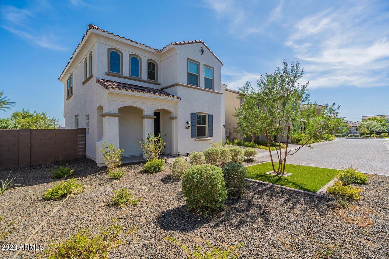 17153 N 10th St., Phoenix, AZ 85022