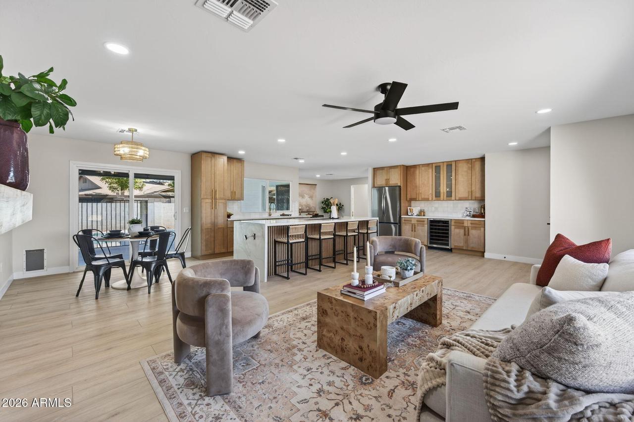 2067 E Gemini Dr., Tempe, AZ 85283