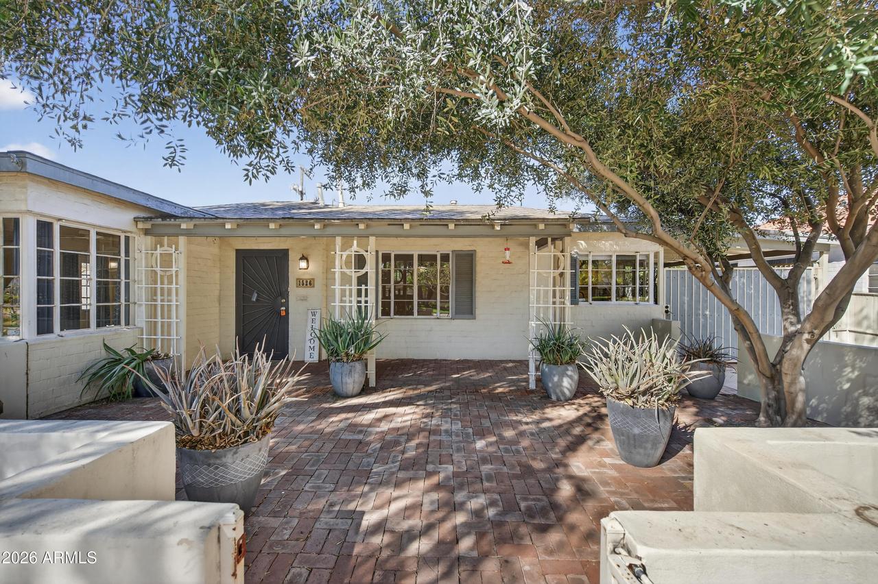 1526 W Wilshire Dr., Phoenix, AZ 85007