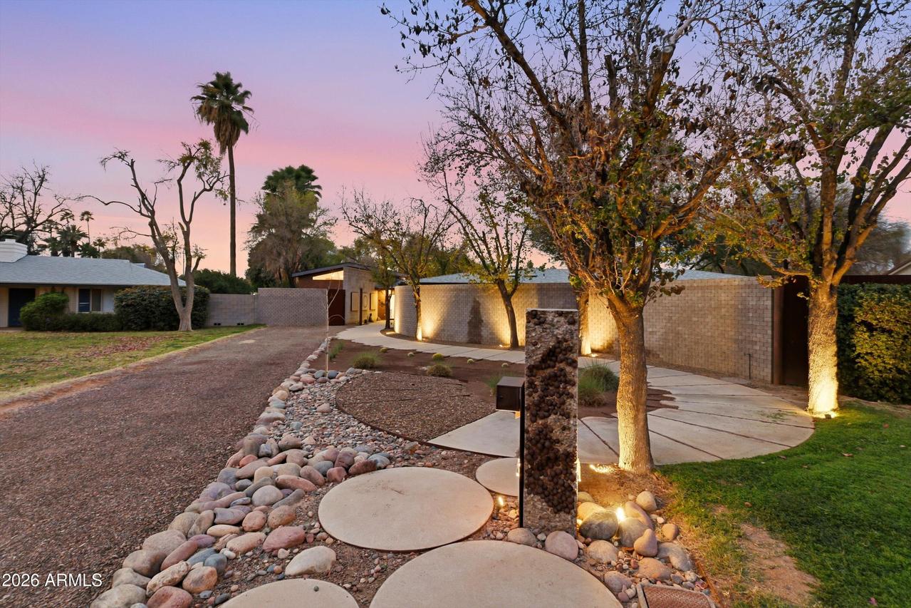 540 W Solano Dr., Phoenix, AZ 85013