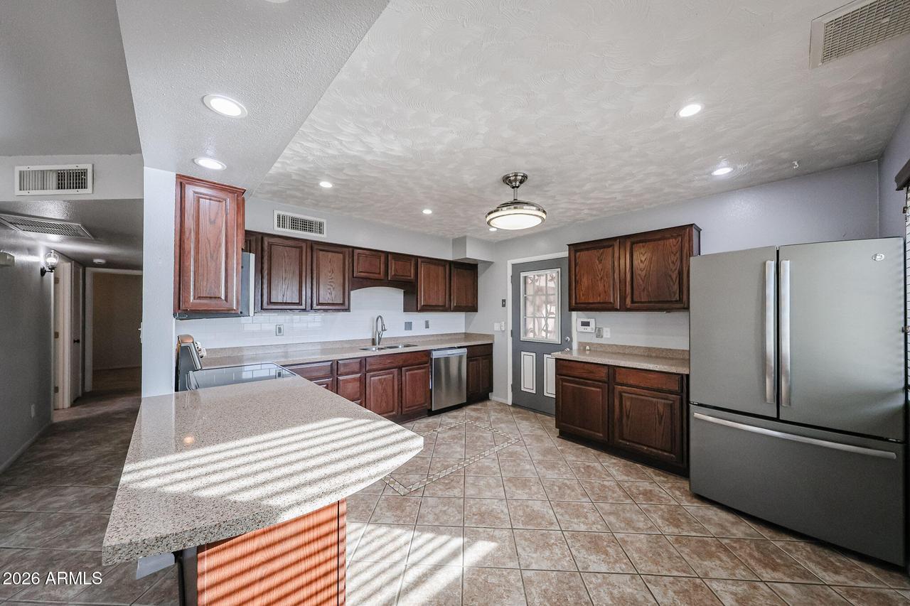 93 S 95th St., Chandler, AZ 85224