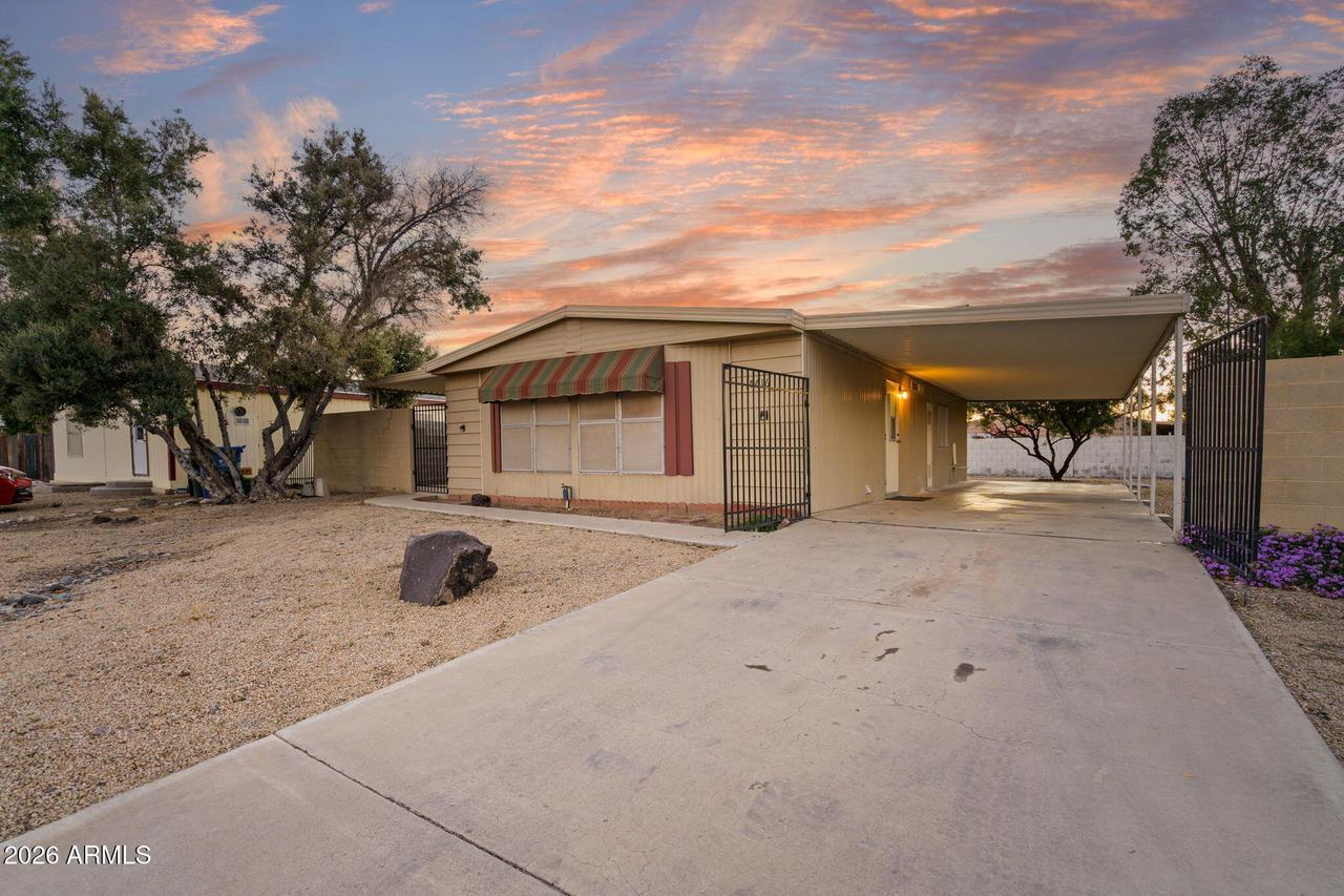 15616 N 15th Dr., Phoenix, AZ 85023