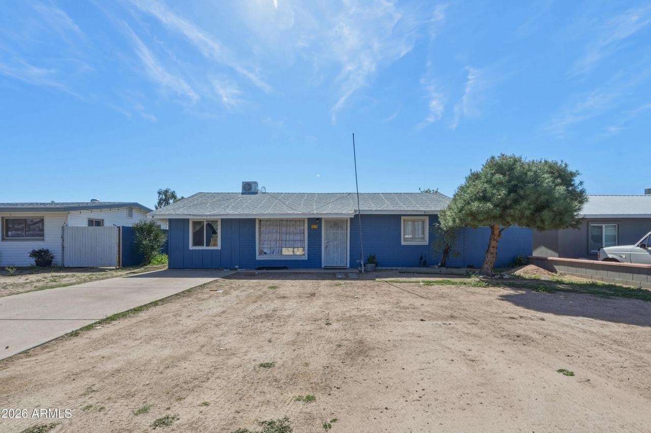 8219 E 1st Ave., Mesa, AZ 85208