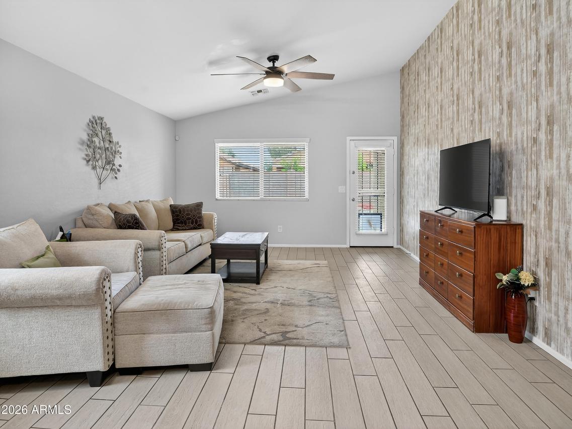 3423 S 89th Ave., Tolleson, AZ 85353