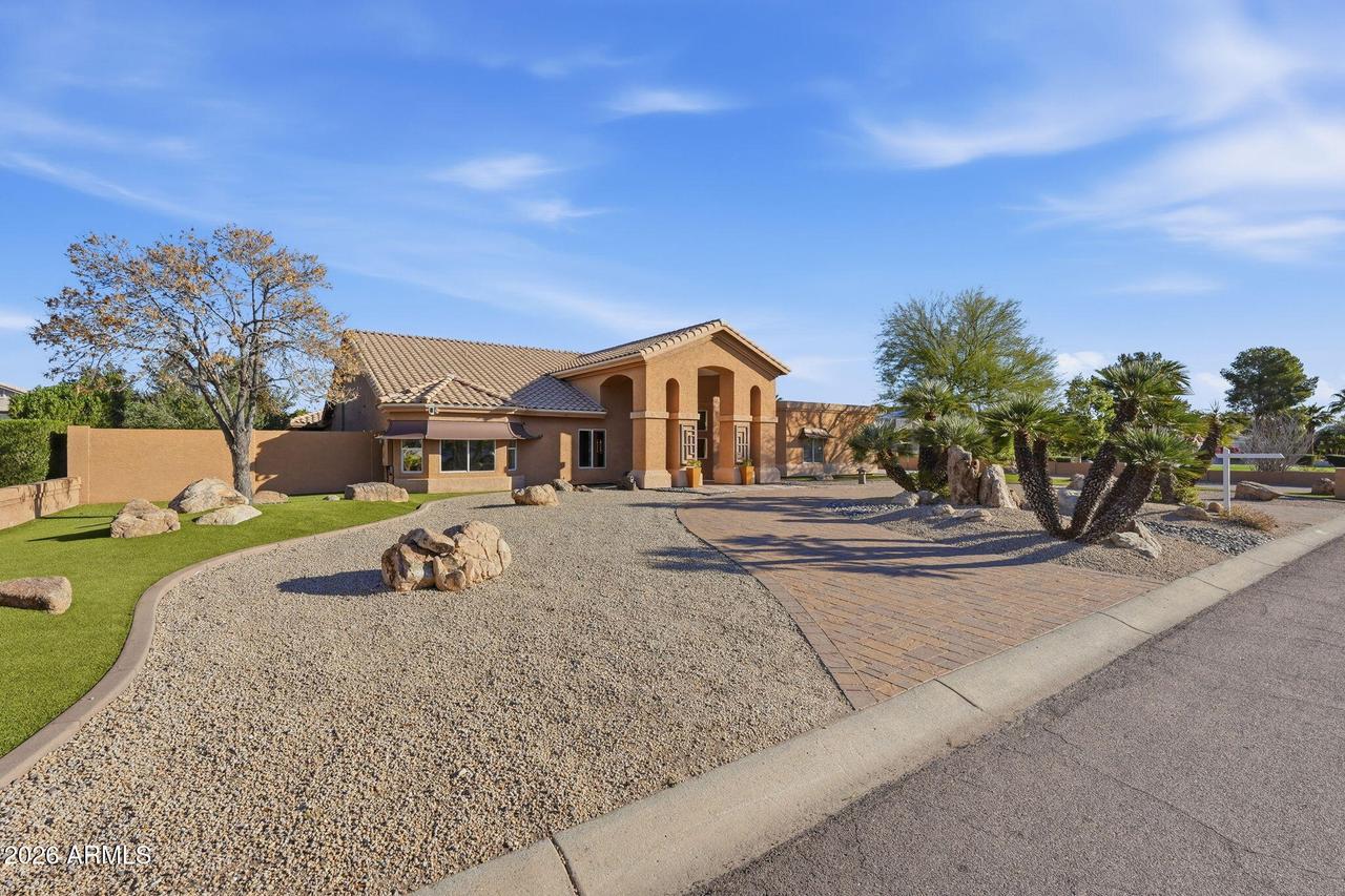 5332 W Misty Willow Ln., Glendale, AZ 85310