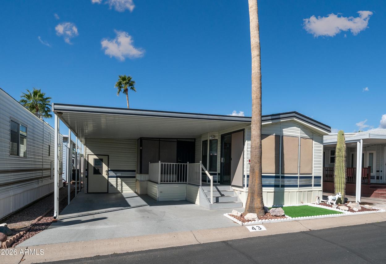 43 Iron Ore Dr., Apache Junction, AZ 85119