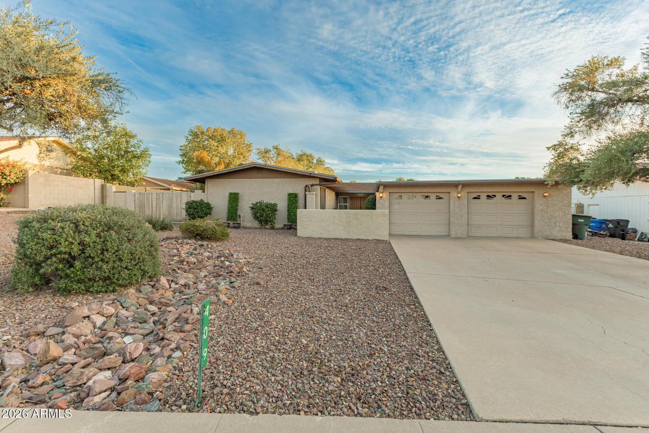 409 E Port Au Prince Ln., Phoenix, AZ 85022