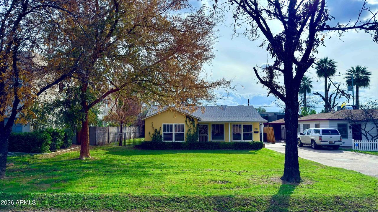 1011 E Medlock Dr., Phoenix, AZ 85014