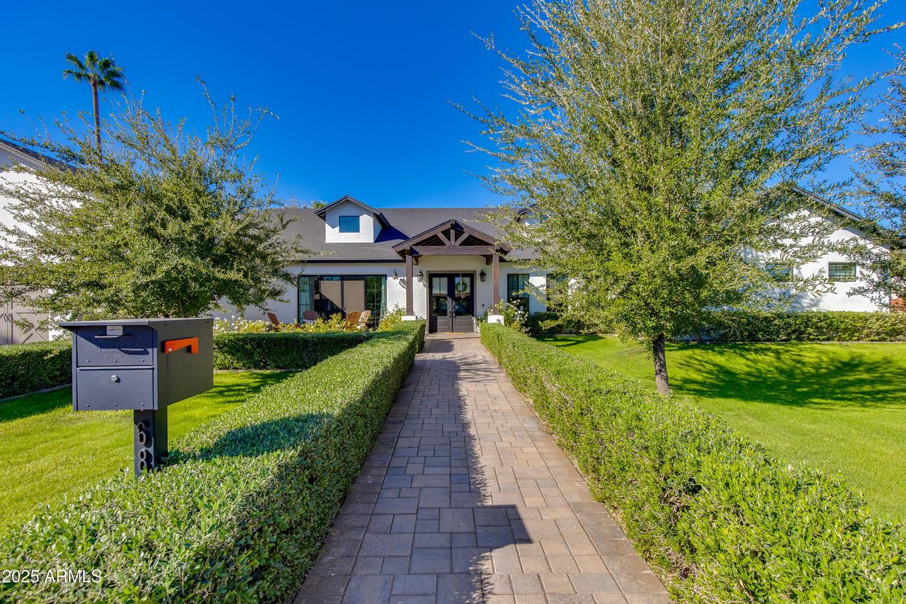 6850 N 2nd St., Phoenix, AZ 85012