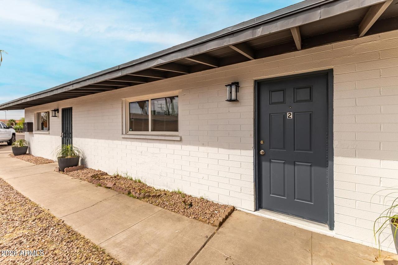 1321 N 48th Pl., Phoenix, AZ 85008