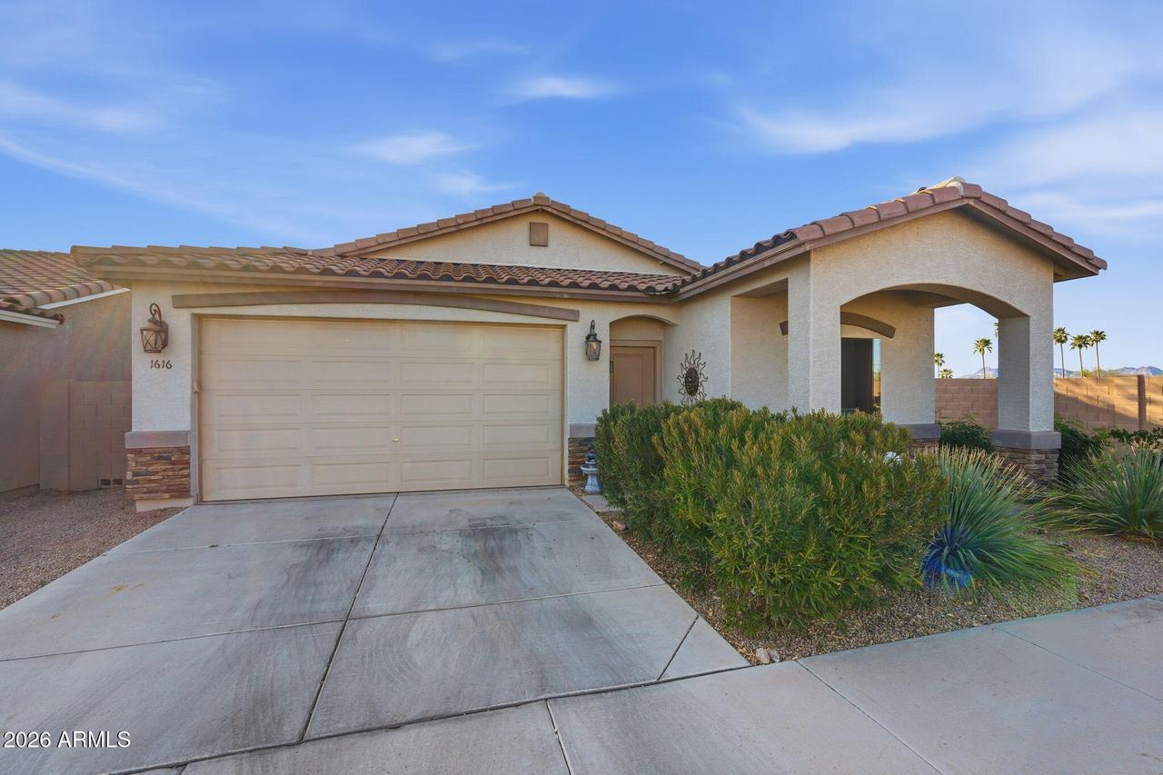 1616 S Aryelle Rd., Apache Junction, AZ 85119