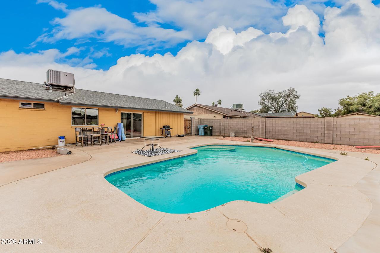 8819 W Glenrosa Ave., Phoenix, AZ 85037