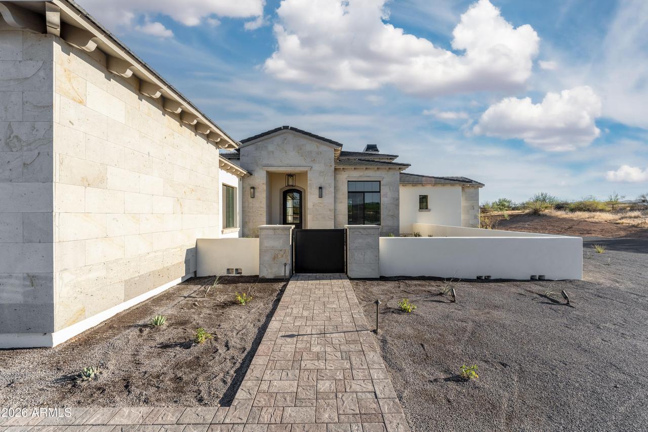 34018 N 7th St., Phoenix, AZ 85085