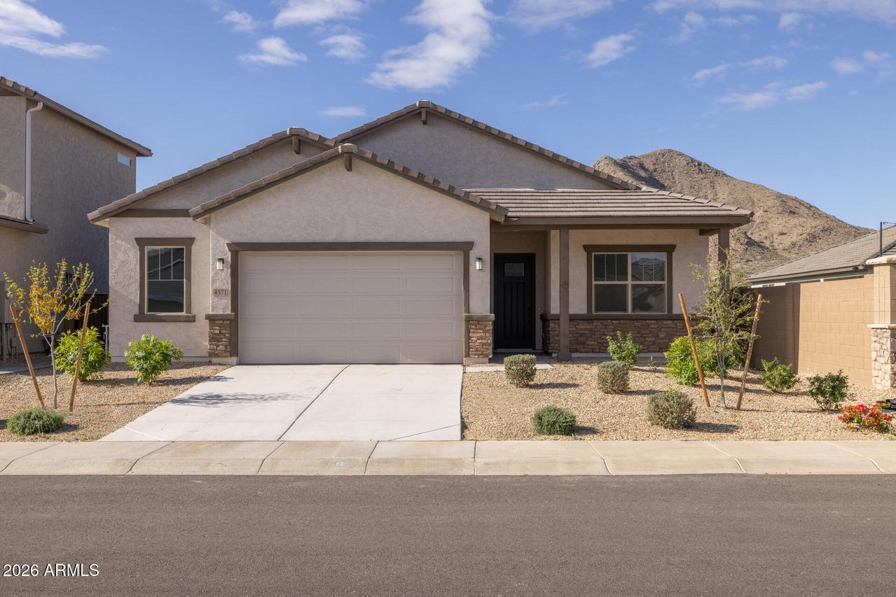 4571 W Gilbert Ln., San Tan Valley, AZ 85144