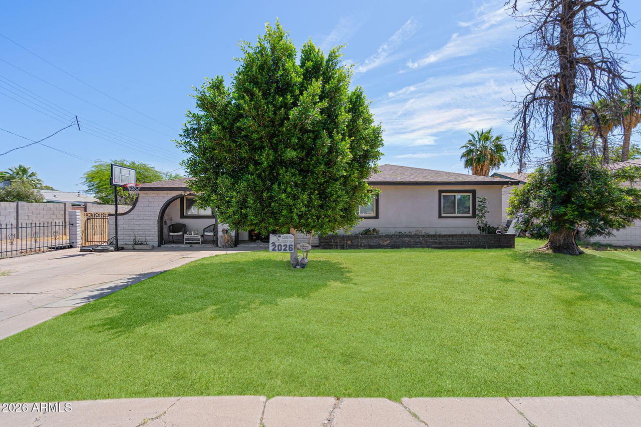 1923 N 44th Pl., Phoenix, AZ 85008