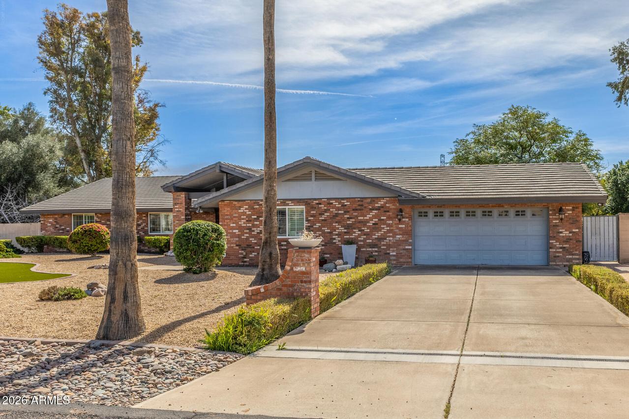 4933 W Fallen Leaf Ln., Glendale, AZ 85310