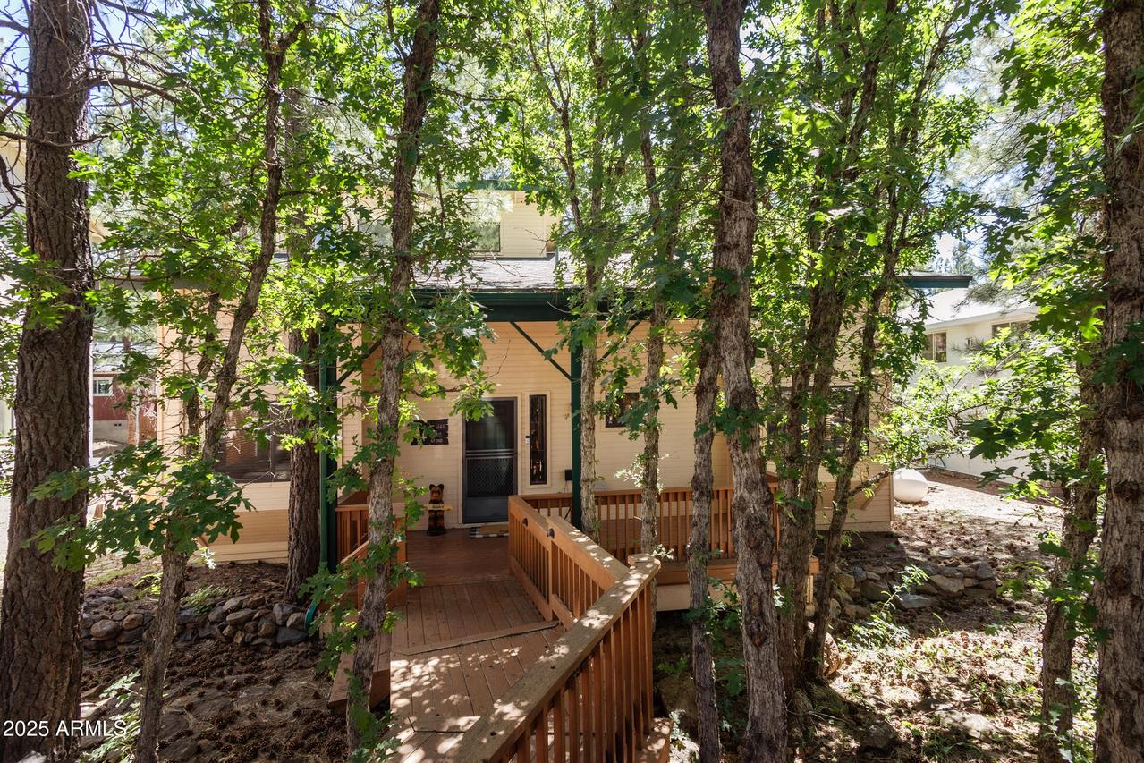 335 Sandia Cir., Munds Park, AZ 86017