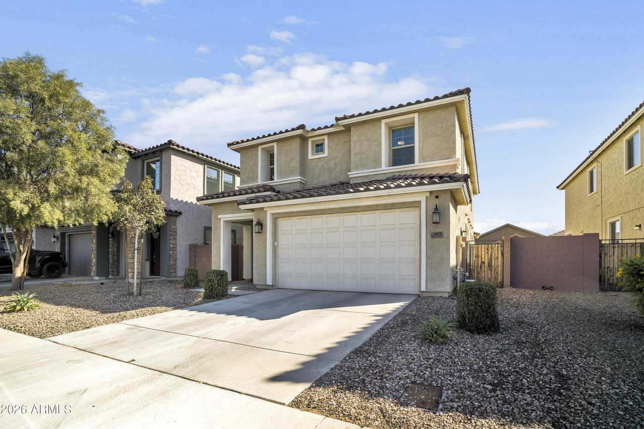 6925 N 88th Dr., Glendale, AZ 85305