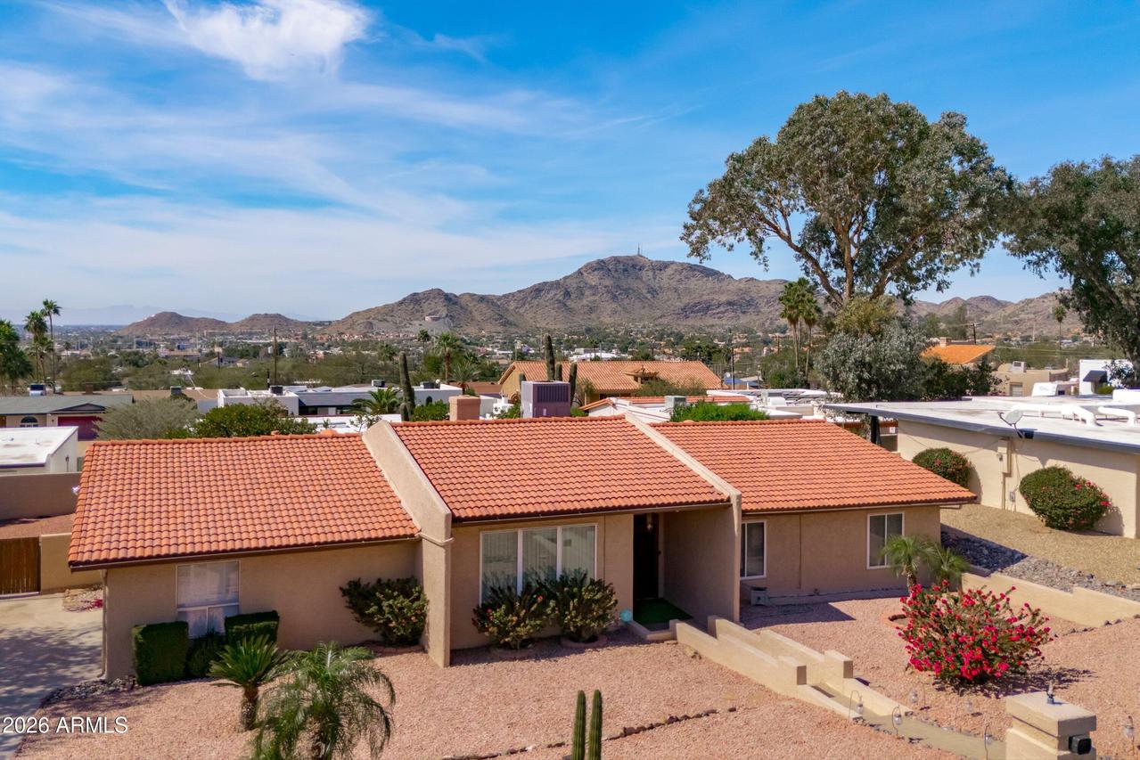 9654 N 18th St., Phoenix, AZ 85020