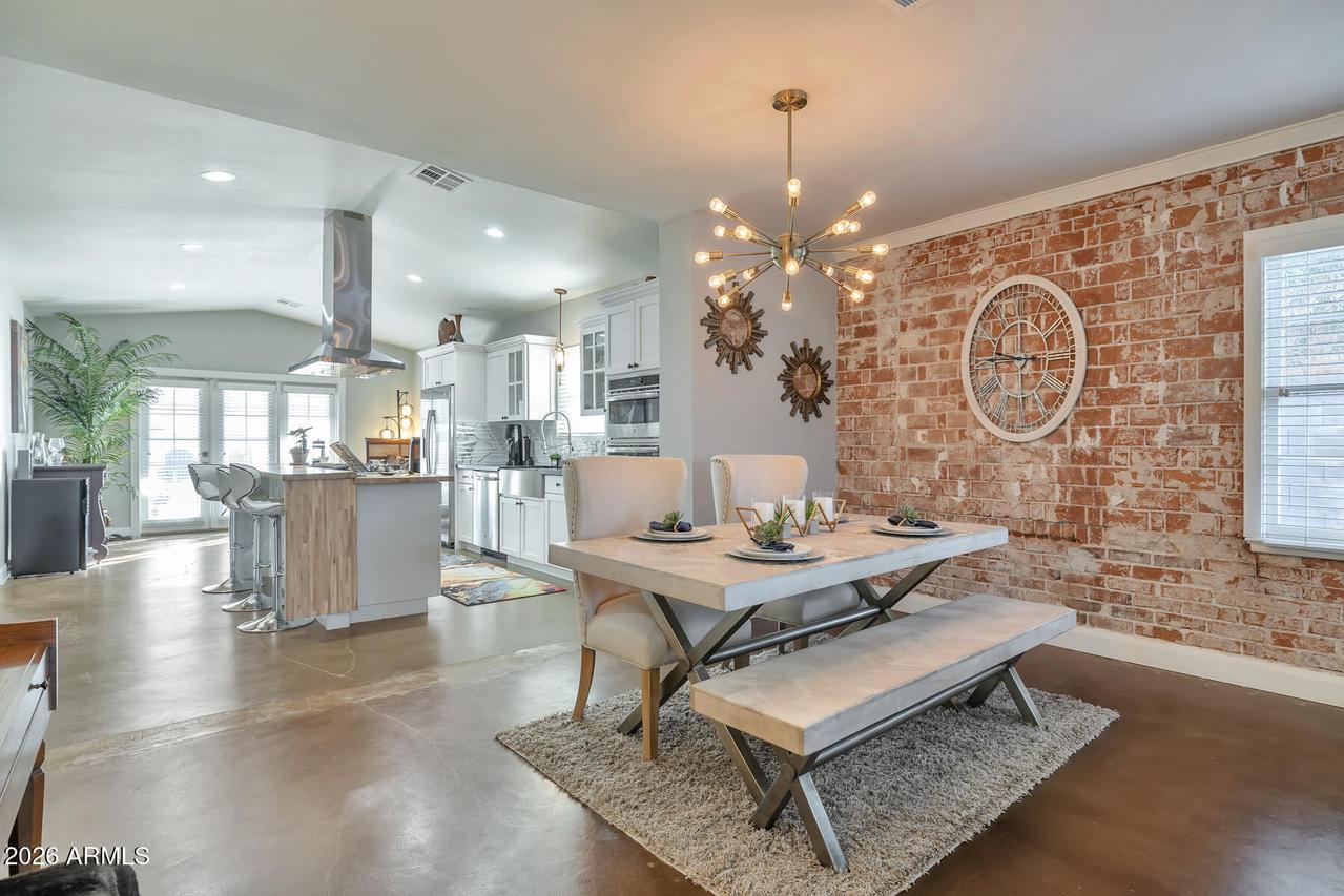 1701 N 16th Ave., Phoenix, AZ 85007