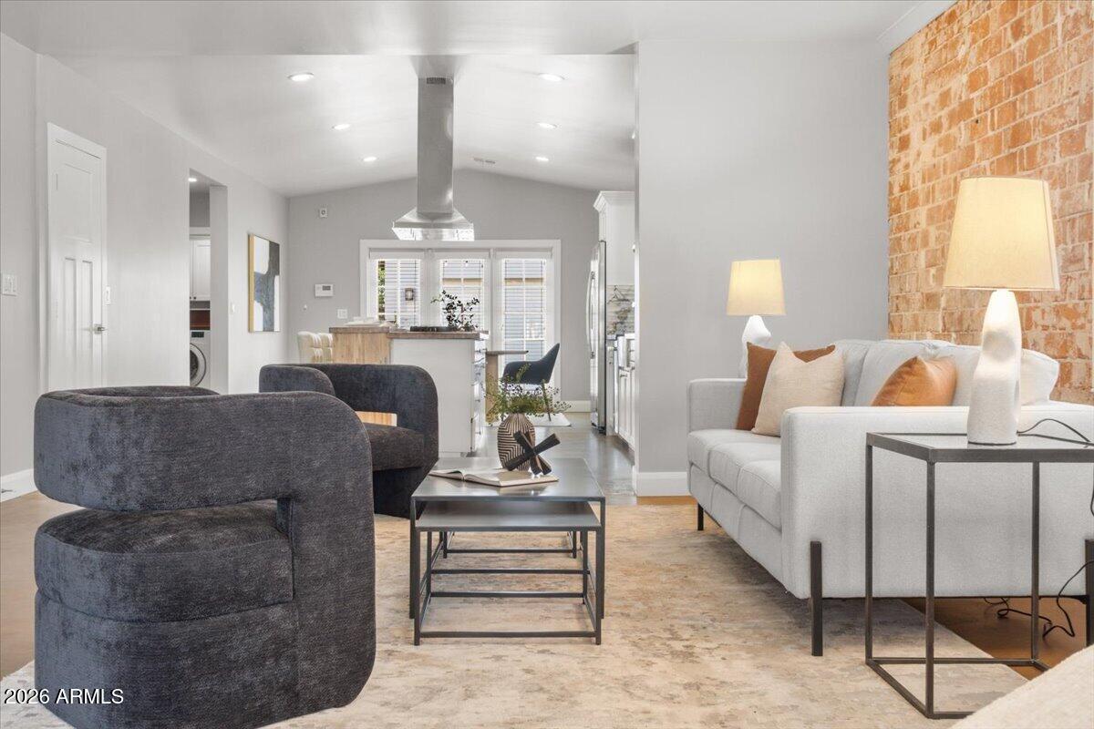 1701 N 16th Ave., Phoenix, AZ 85007