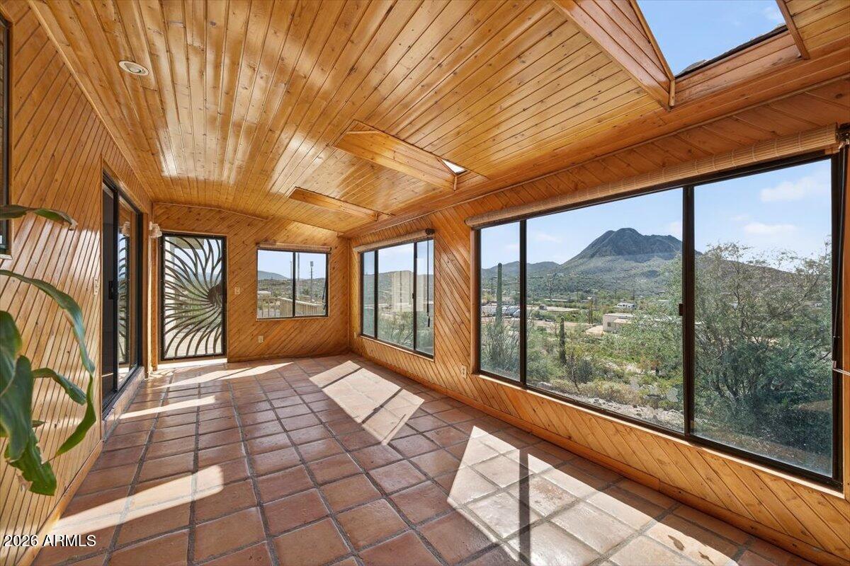 48214 N 33rd Ave., New River, AZ 85087