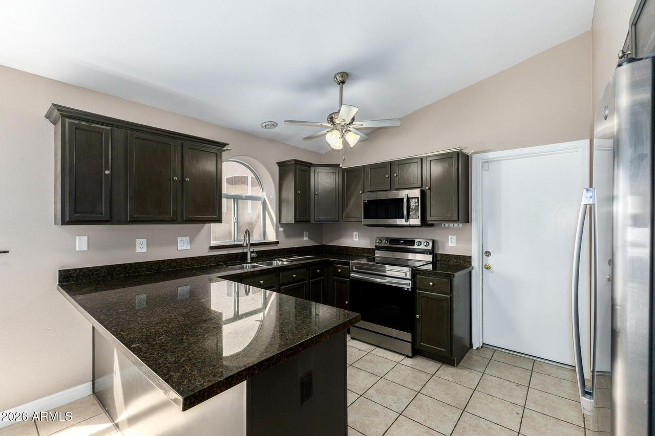 2421 N 125th Dr., Avondale, AZ 85392