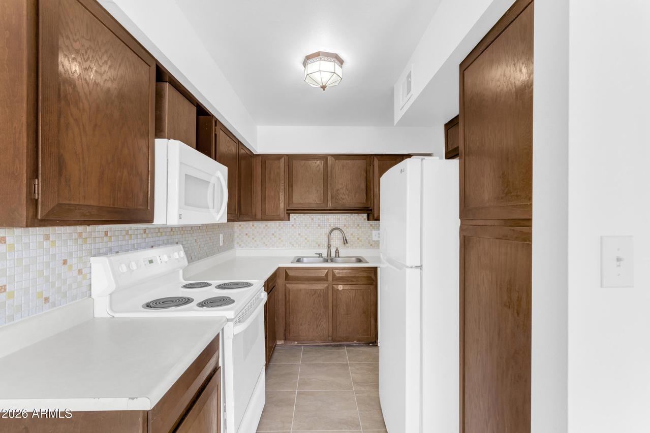 2221 W Farmdale Ave. #17, Mesa, AZ 85202