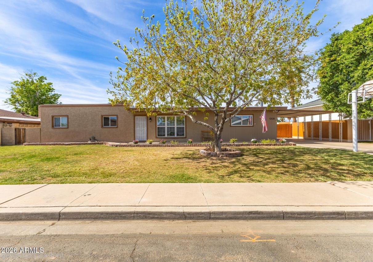 1308 S Spur, Mesa, AZ 85204