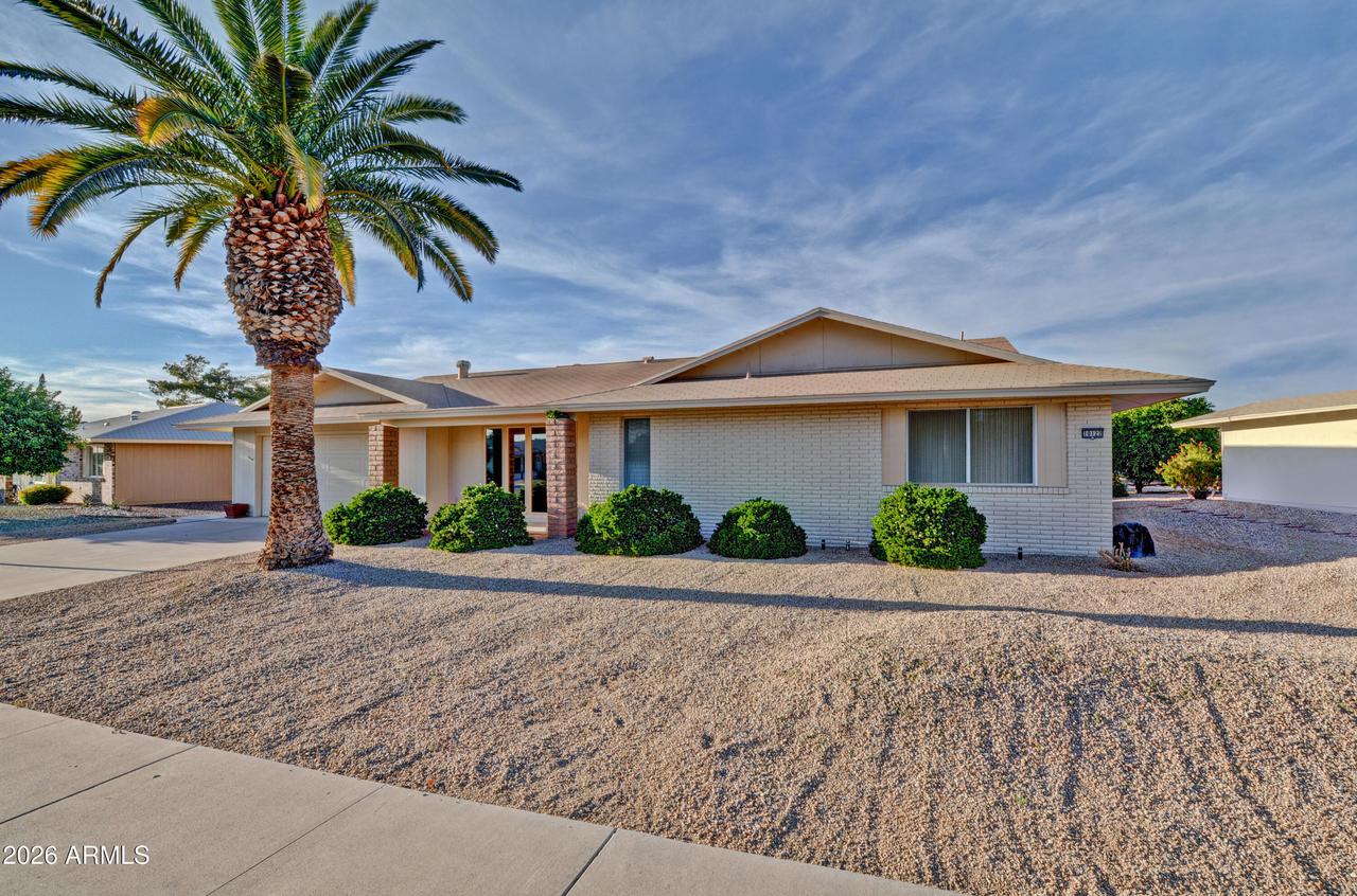10122 W Willowcreek Cir., Sun City, AZ 85373