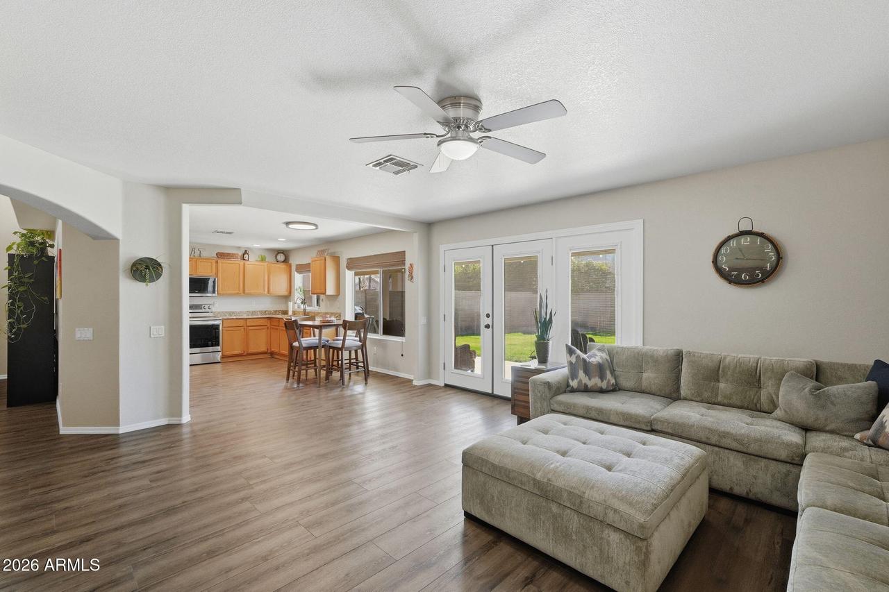 15873 N 11th Ave., Phoenix, AZ 85023