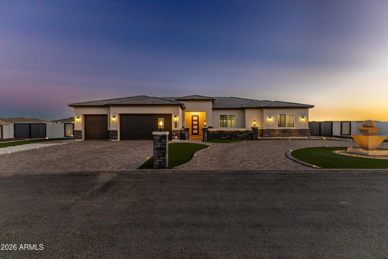 667 W Patrick Pl., San Tan Valley, AZ 85143