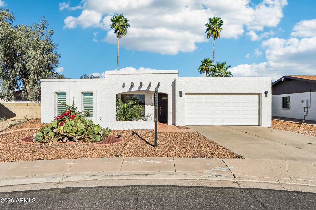 1637 S Ash, Mesa, AZ 85202