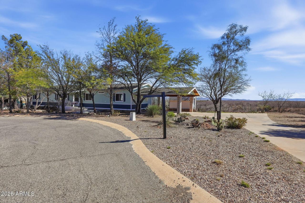 816 N Ridgeview Pl., Huachuca City, AZ 85616