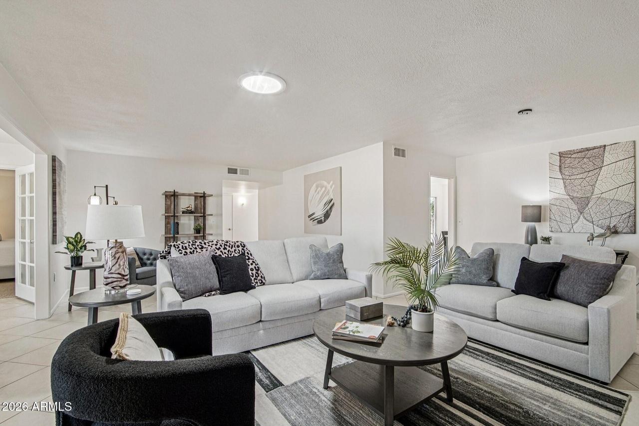 10418 W Prairie Hills Cir., Sun City, AZ 85351