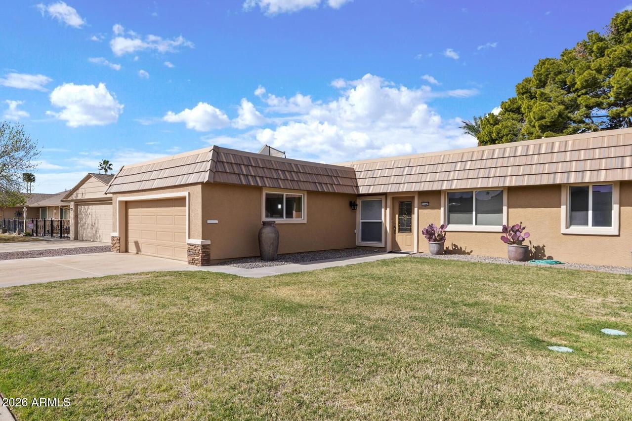 10442 W Prairie Hills Cir., Sun City, AZ 85351