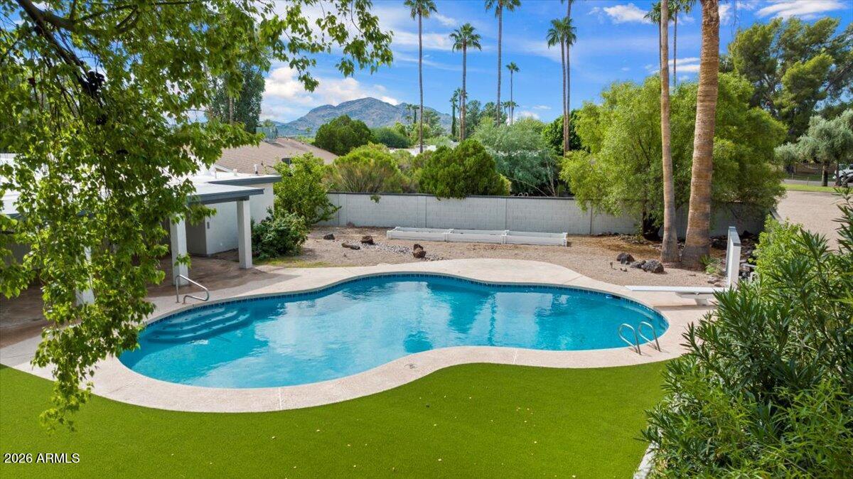5924 E North Ln., Paradise Valley, AZ 85253