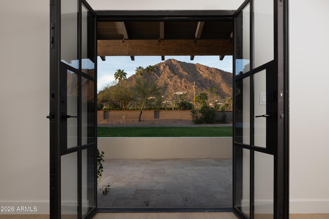 5501 E Camelback Rd., Phoenix, AZ 85018