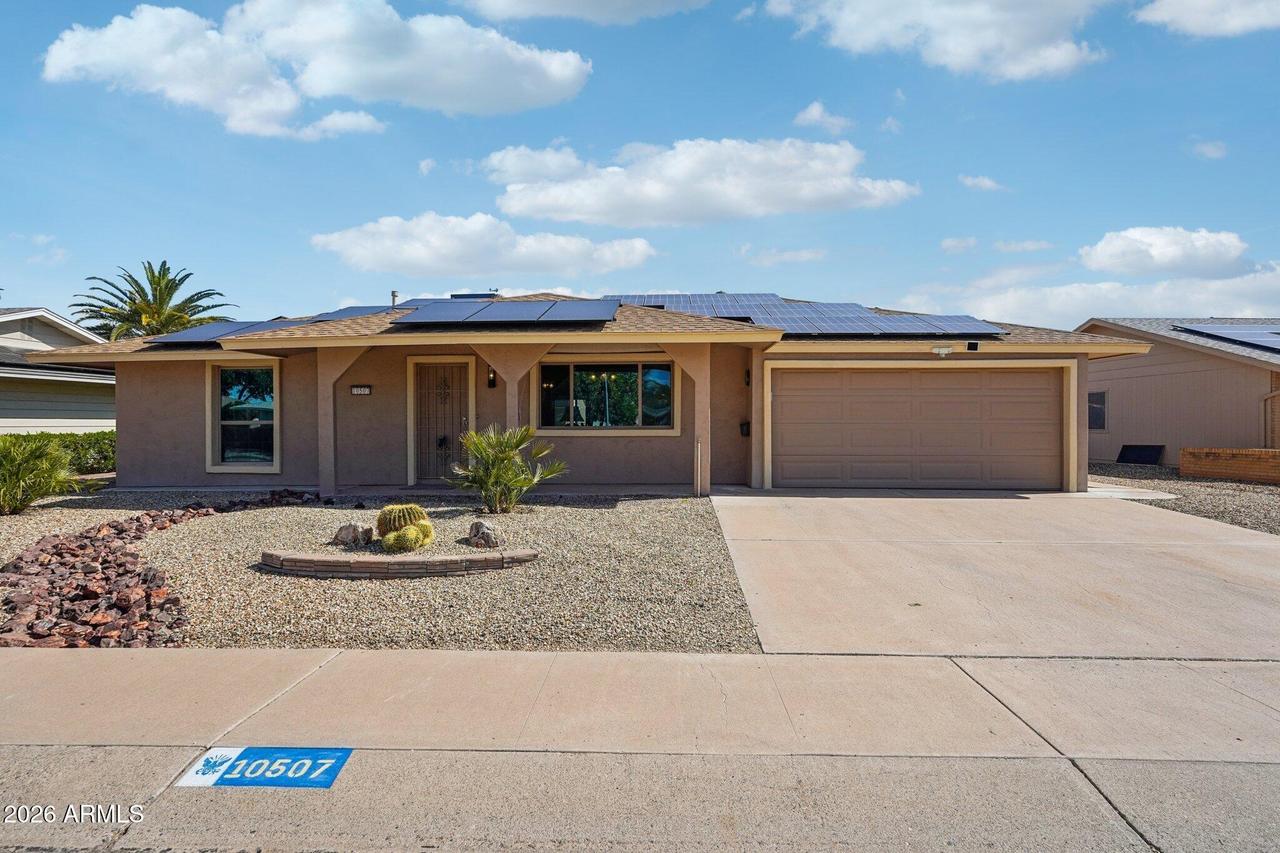 10507 W Kingswood Cir., Sun City, AZ 85351
