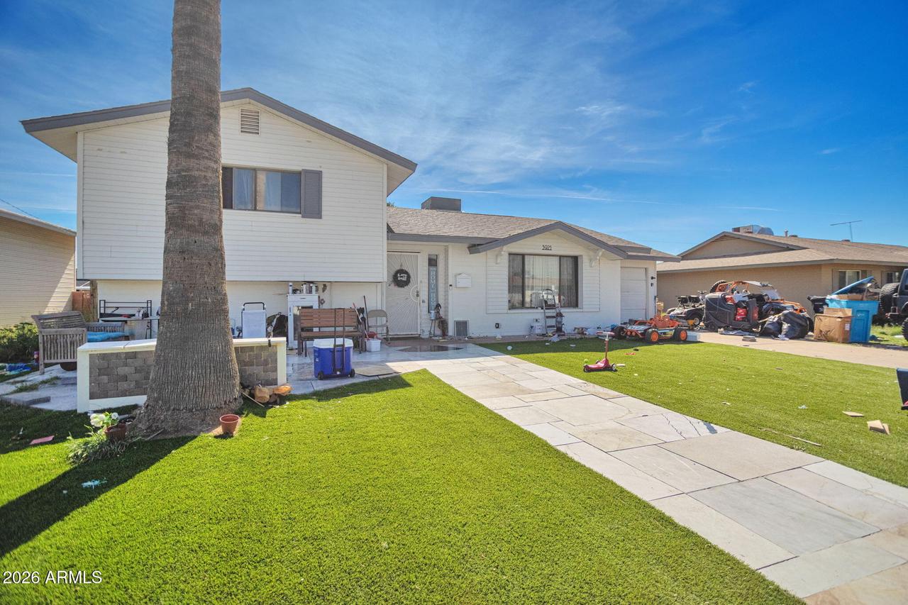 3925 W San Juan Ave., Phoenix, AZ 85019