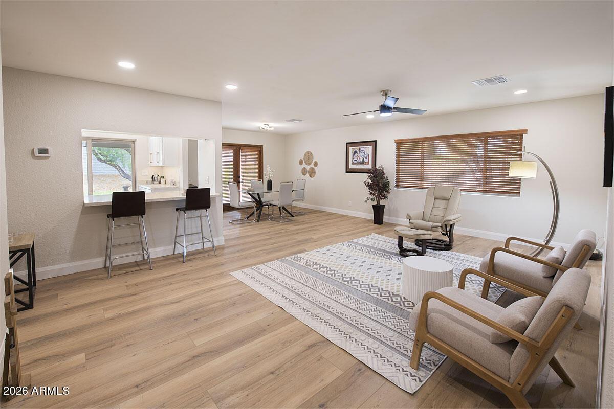 2901 E Las Rocas Dr., Phoenix, AZ 85028