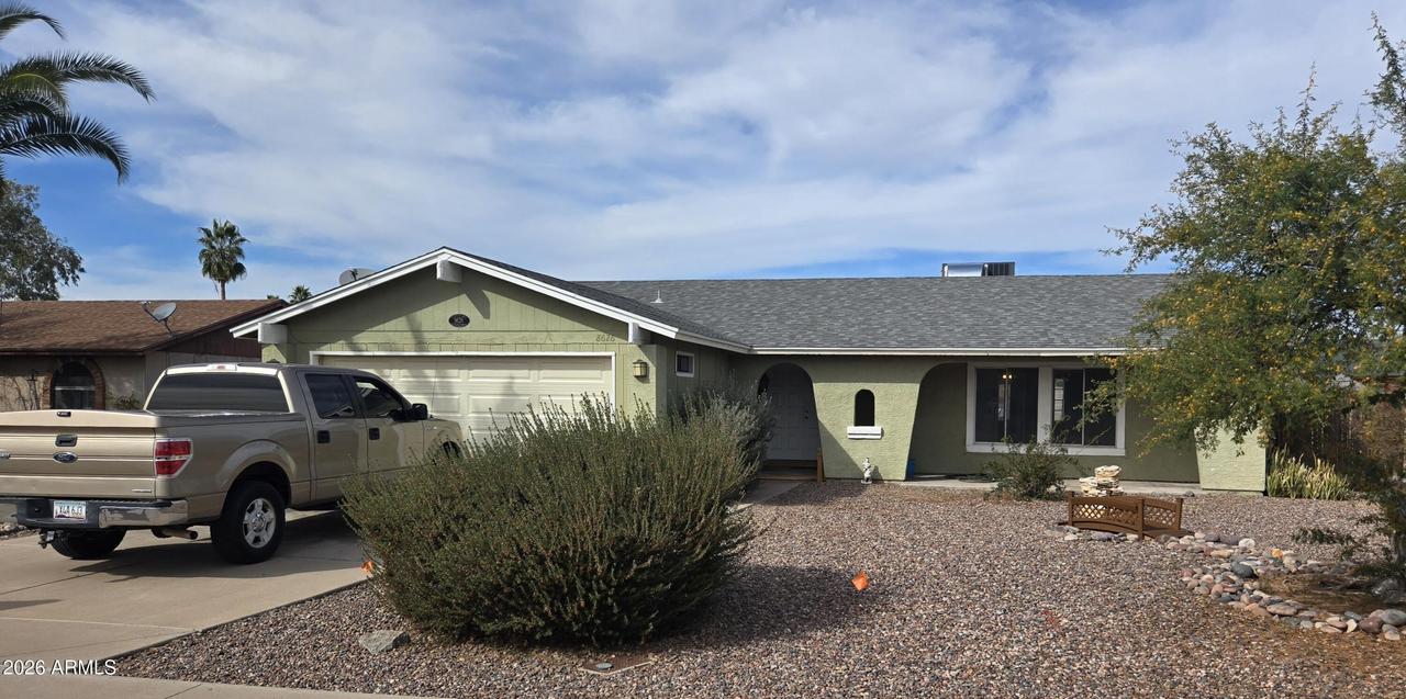 8626 W Lawrence Ln., Peoria, AZ 85345