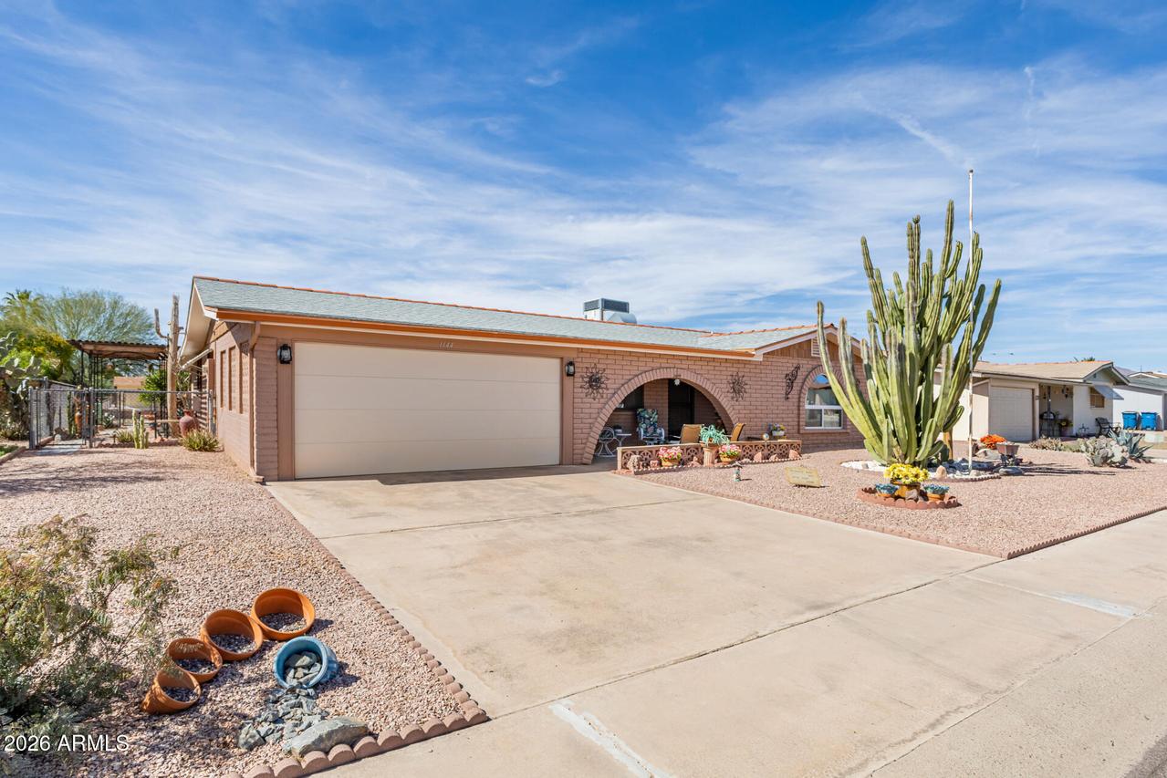 1144 S Main Dr., Apache Junction, AZ 85120